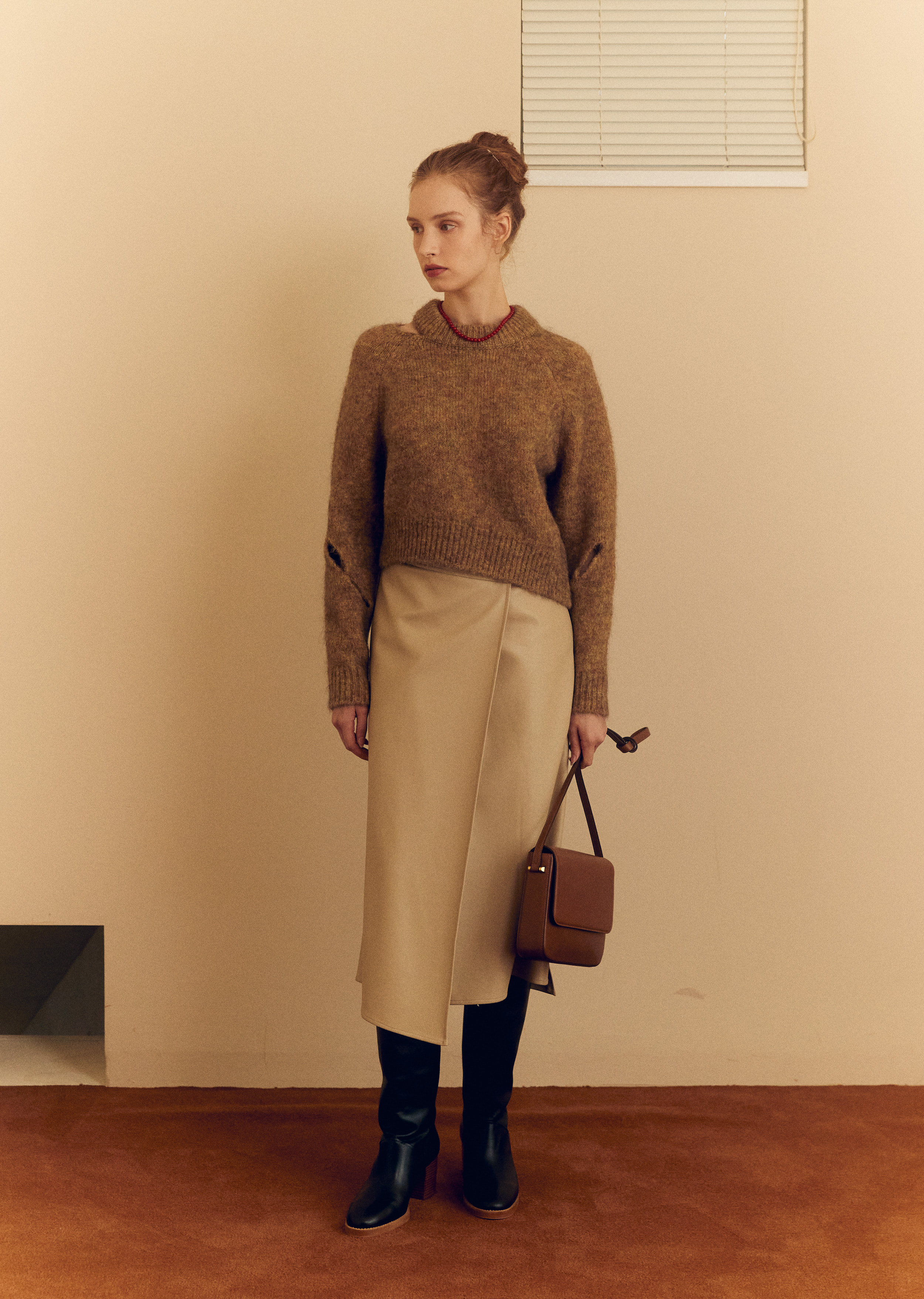UNBALANCE SLIT PULLOVER (earth brown)