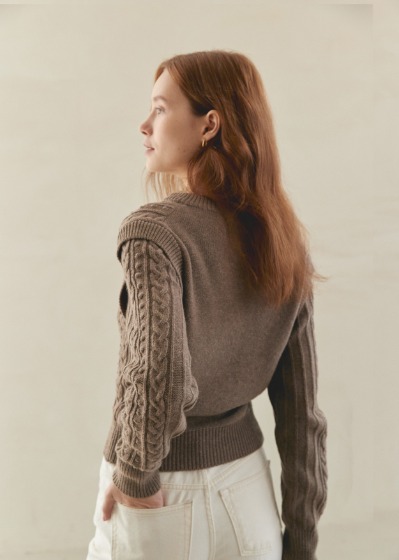 V-NECK CABLE PULLOVER(stone brown)